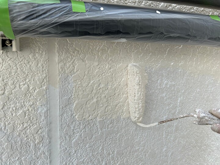 エスケープレミアム無機を使った上塗り作業