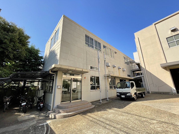 千代田区にてエスケープレミアムシリコン（25-80B）を用いてALC外壁への塗装工事を施工