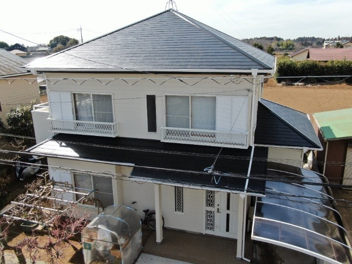 パーフェクトシリーズを用いた屋根および外壁の塗装工事後の建物の外観