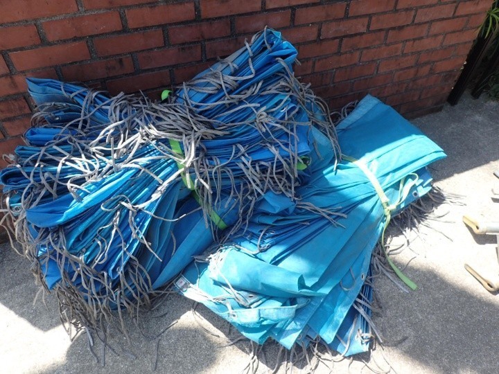 足場架設の作業風景