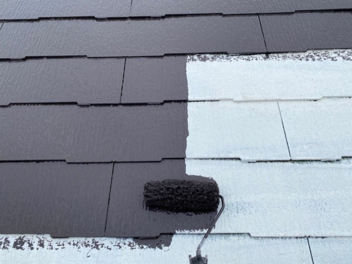 サーモアイSiを使った屋根の仕上げ塗装作業