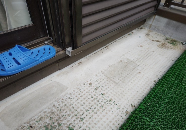 練馬区にてベランダの床へウレタン防水工事を実施！