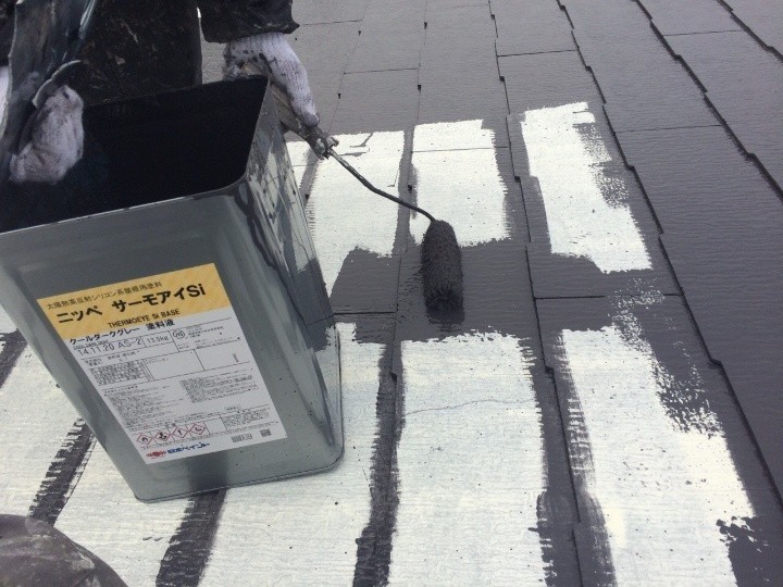 中塗りの作業風景