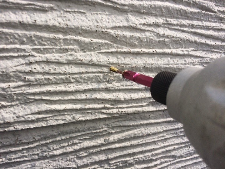 サイディングの補修作業