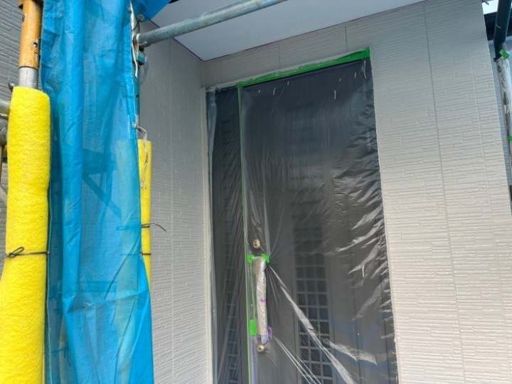 サッシに養生後