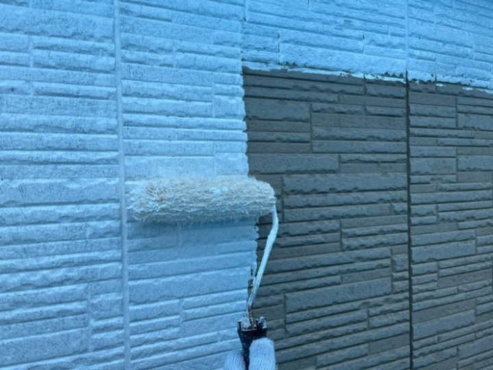 日本ペイントのパーフェクトサーフを外壁に塗装