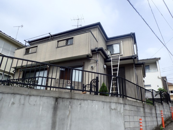 三鷹市にてパーフェクトトップを採用した艶消し外壁塗装工事を施工しました。