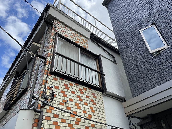 築30~40年が経過した木造2階建ての住宅
