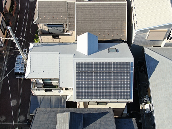 エスケープレミアム無機ルーフを用いた屋根塗装工事後のお住まい