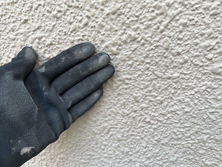 ALCパネルの外壁にチョーキングが発生