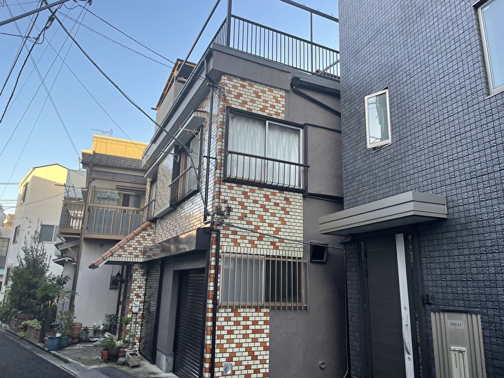 江東区大島でモルタル外壁の外壁塗装を行いました！使用塗料はエスケープレミアムシリコン（SR-414）