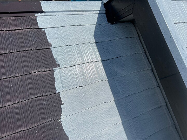 マイルドシーラーEPOを使った下塗りの施工の様子