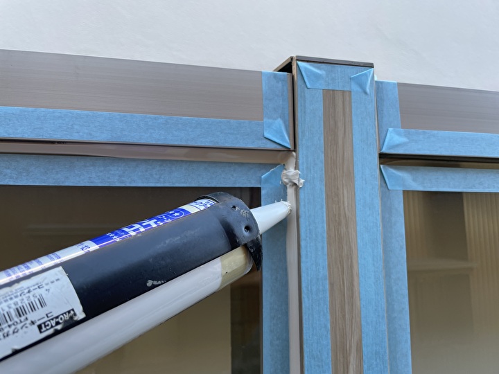 シリコンシーラントを使用した充填作業