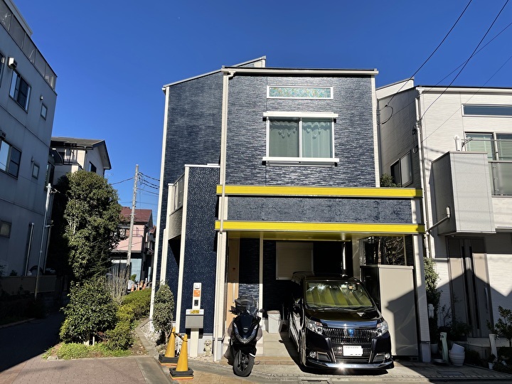 塗装工事が完工した建物の外観