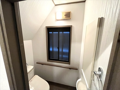 武蔵野市吉祥寺本町で雨漏りで腐食したトイレの壁をキャンペーン価格で張替え工事します！