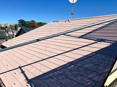 【八王子市久保山町】ダンネストで屋根塗装工事を実施！遮熱・断熱性能が大幅にアップ！｜街の外壁塗装やさん