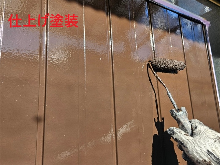 【練馬区旭町】外壁塗装と一緒に行う雨戸塗装の重要性とは？劣化を防ぐ施工工程を徹底解説