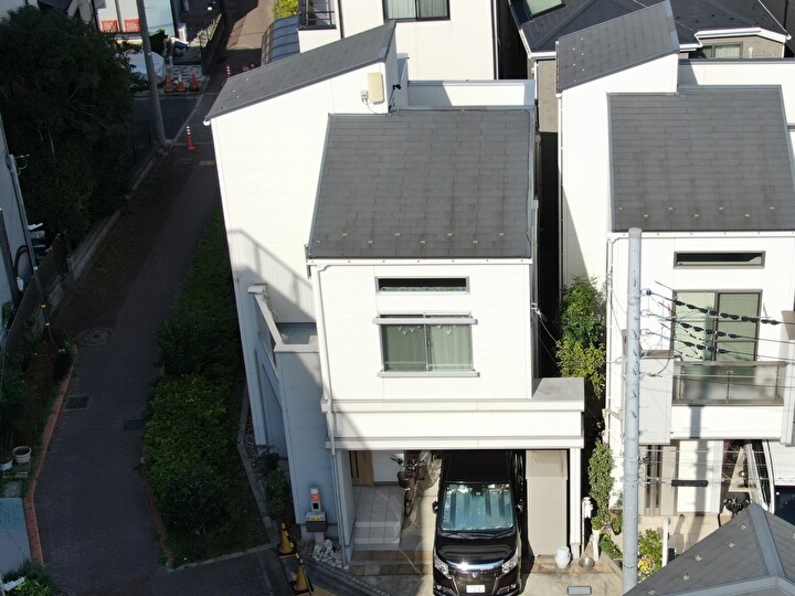 江戸川区東小岩にて耐久性の高い塗料を使用した屋根と外壁の塗装工事を実施！工事の費用や施工の様子もご紹介します。