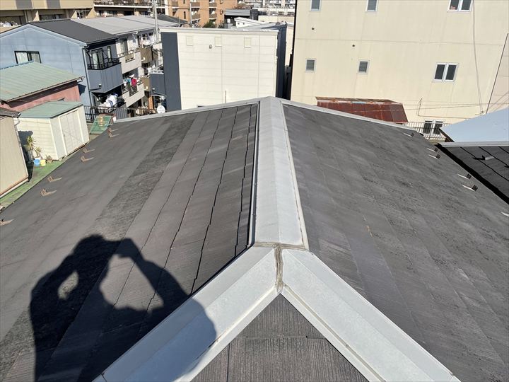 江東区東砂にてスレート屋根の屋根塗装工事を実施！クールタイトFを使用した施工事例をご紹介いたします！