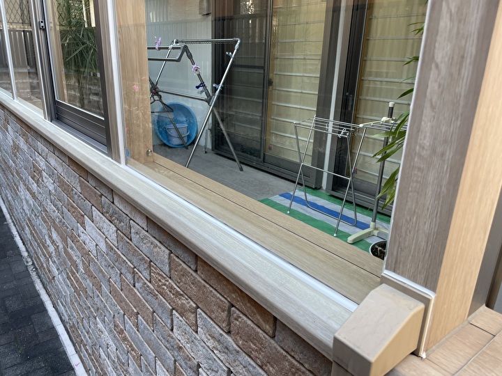 板橋区常盤台のサンルームで発生していた雨漏りを簡易補修工事で修復しました！