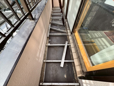 【府中市小柳町】外壁塗装と併せて行ったバルコニーウレタン防水工事の様子をご紹介！