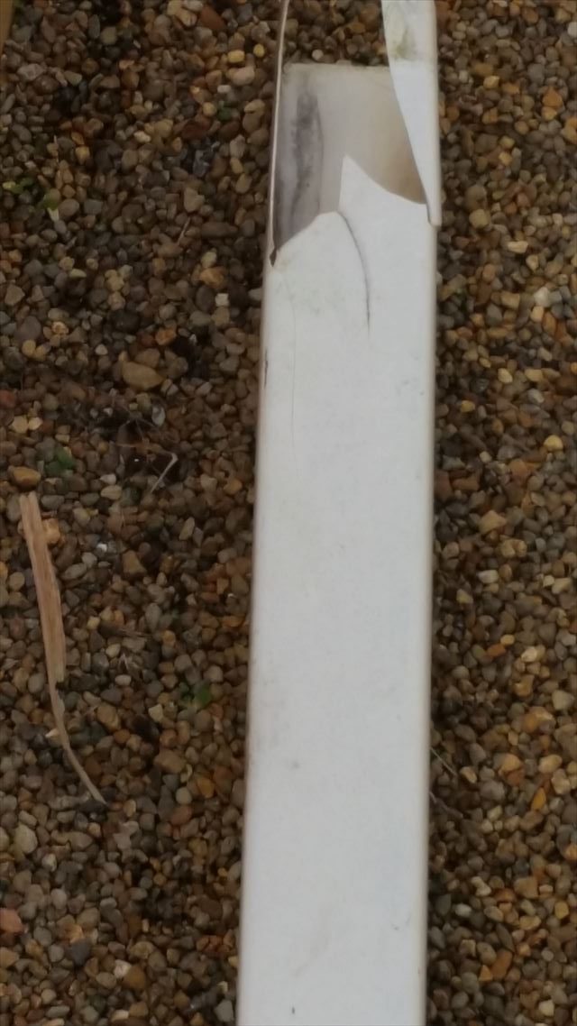 雨樋の破損状況