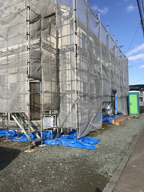 盛岡市向中野で外壁塗装工事が始まりました②