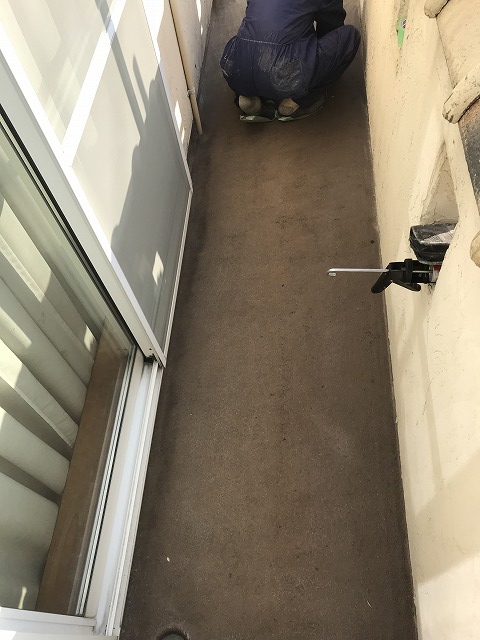 盛岡市向中野でベランダＦＲＰ防水工事をしてきました。