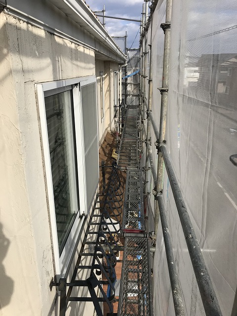 盛岡市向中野で外壁塗装工事が始まりました。①