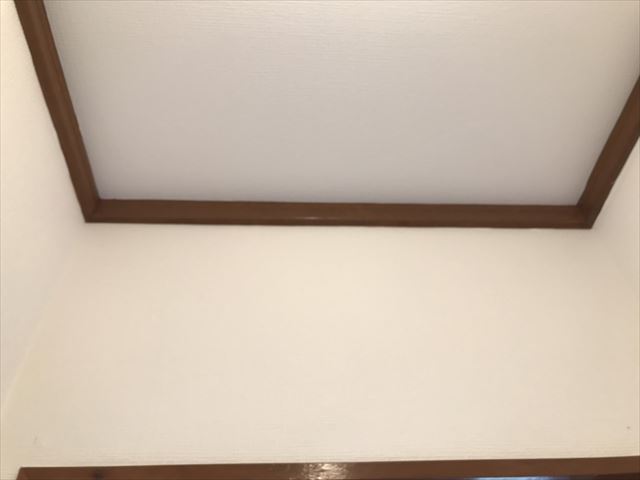 賃貸アパート木枠塗装