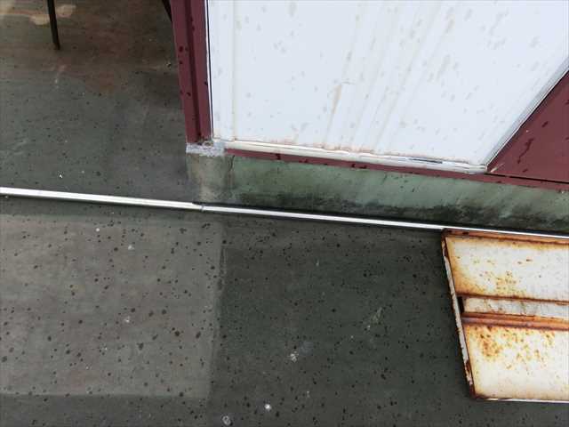 物置の基礎ひび割れ