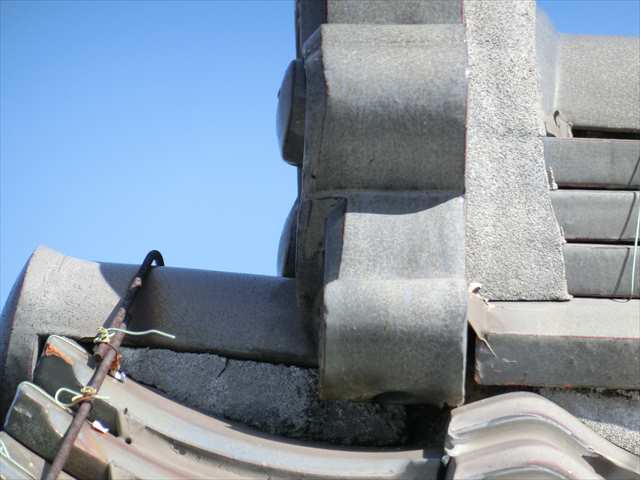 屋根の漆喰