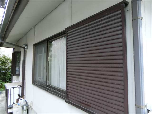 雨戸の塗装