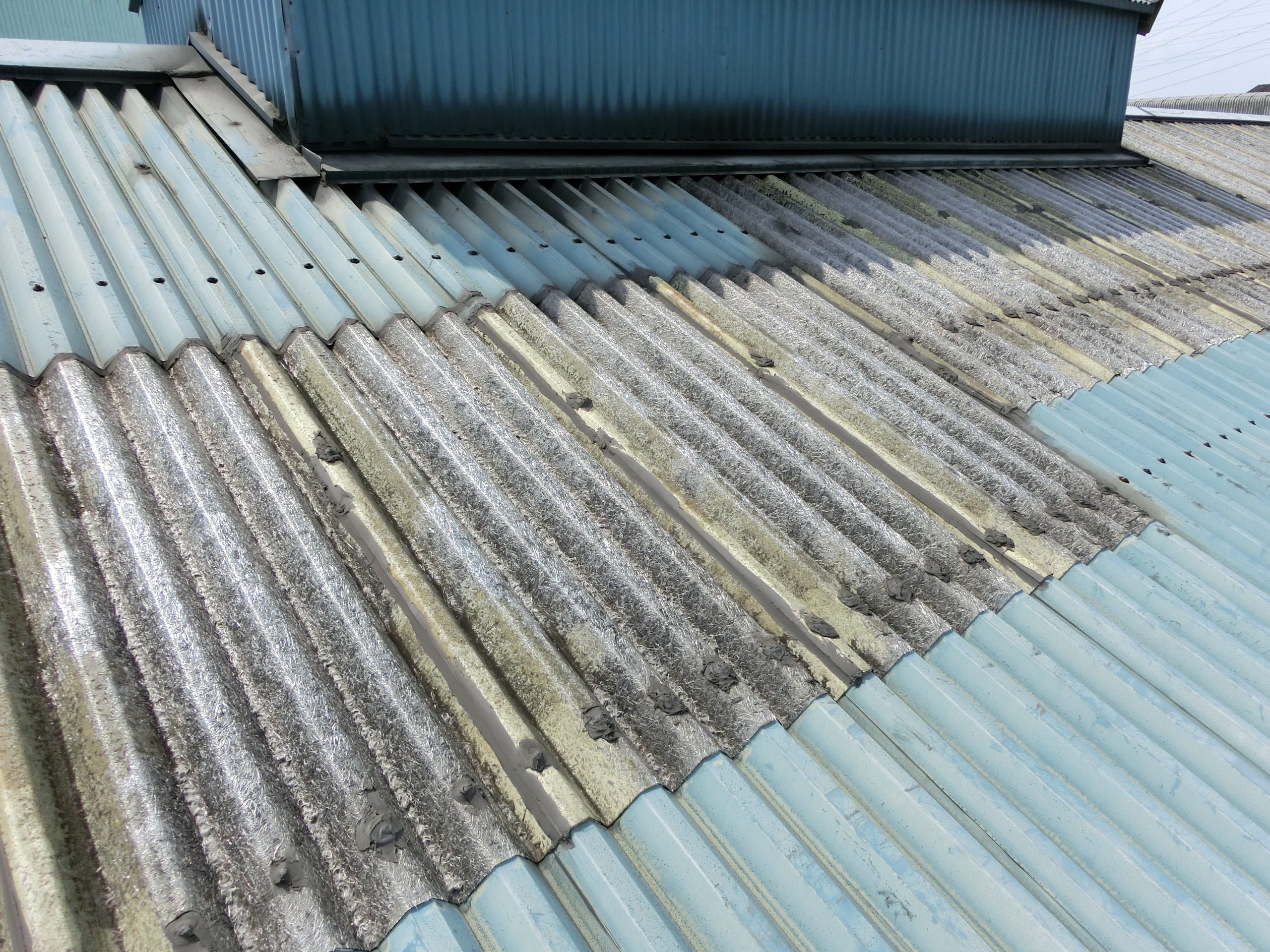 工場屋根雨漏り