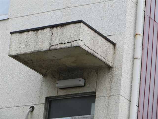 外壁のヒビ割れ