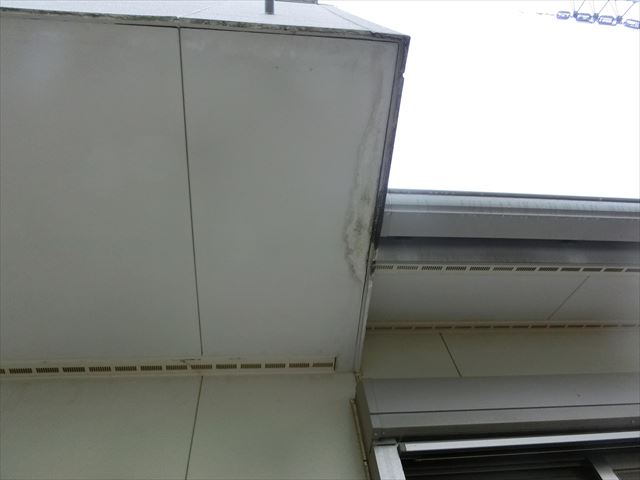 軒天から雨漏り