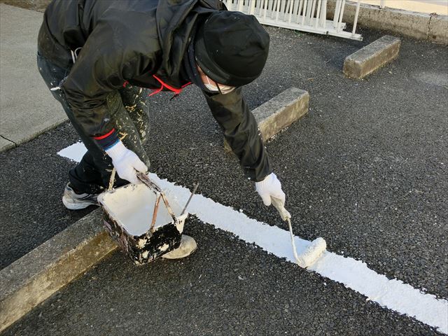 小牧市藤島町にてアパートの駐車場ライン引きとフェンス交換工事