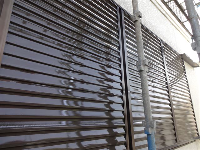 雨戸の上塗り