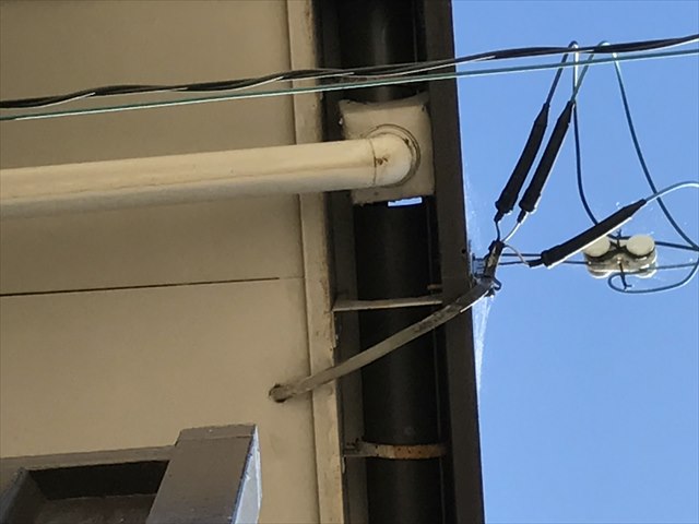 名古屋市港区にて樋交換のための現地調査