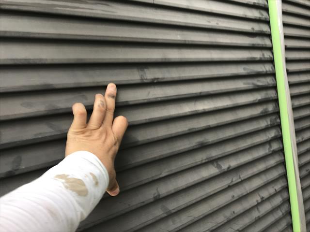 雨戸のへこみ
