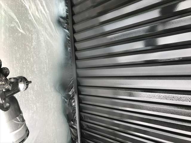 雨戸にシリコン塗装