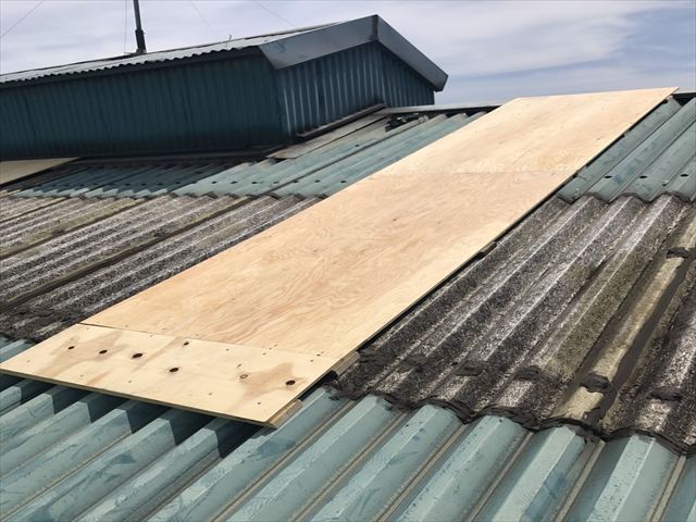 工場屋根雨漏り