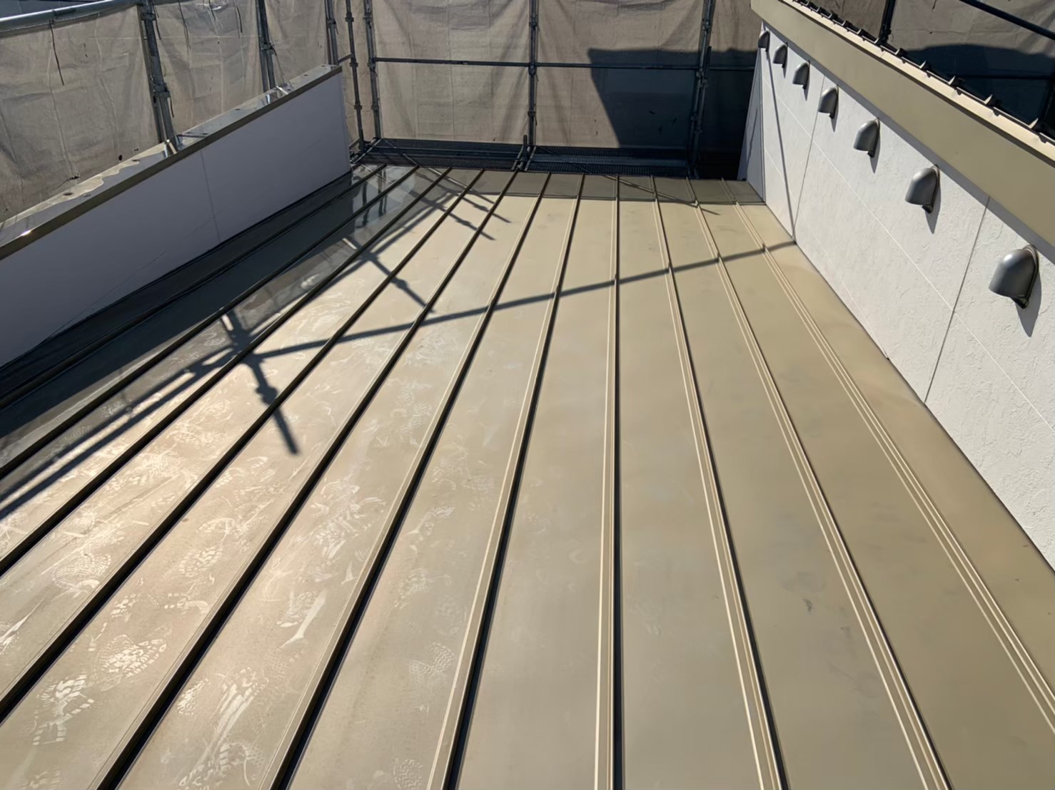 名古屋市中村区にてガルバリウム鋼板の屋根を塗り替えしました