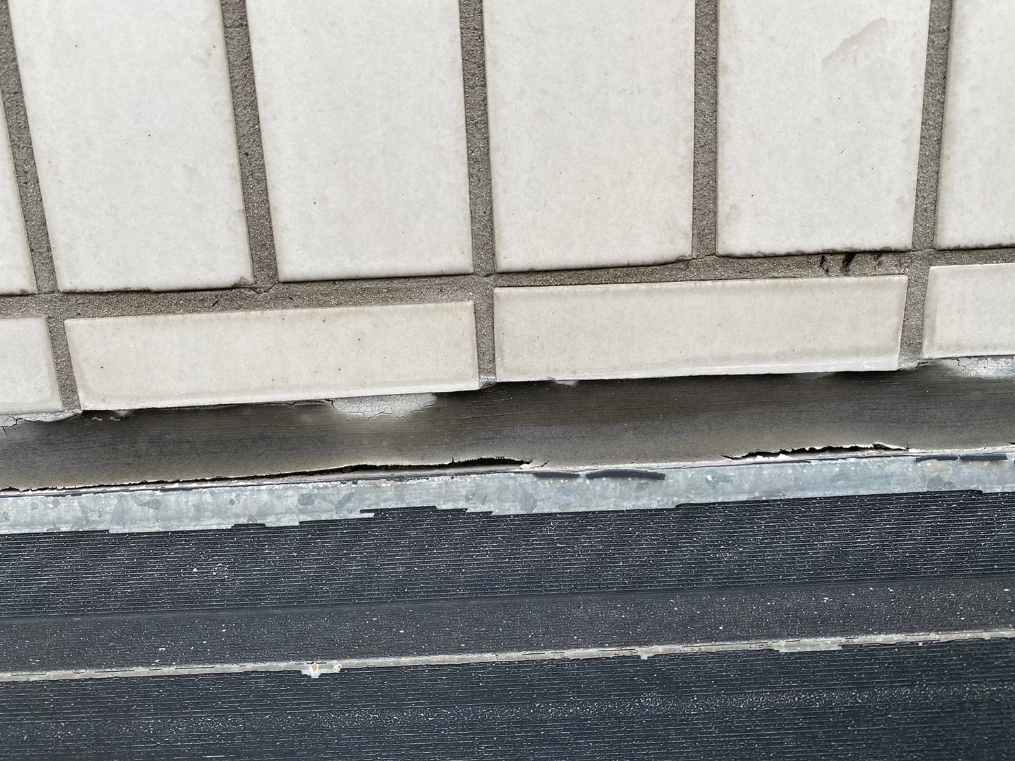 シーリングからの雨漏り