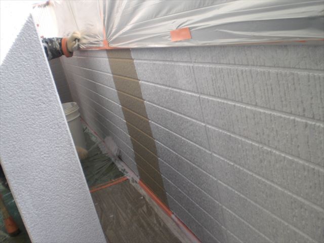 下塗り作業