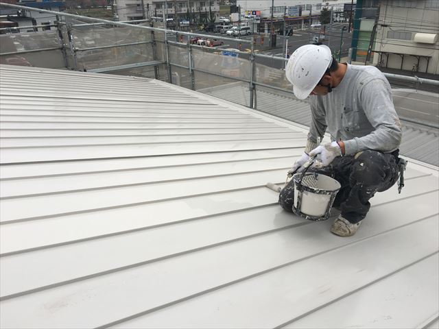 水戸市中央町/外壁と屋根の塗装・附帯部と屋根と軒天作業