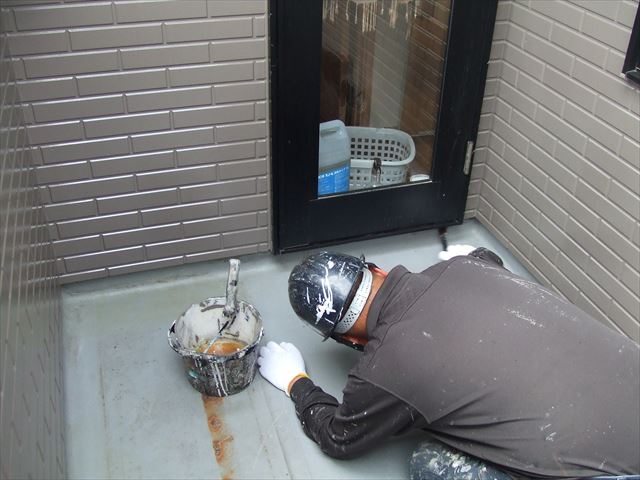 ベランダ防水刷毛塗りアトレーヌ主材