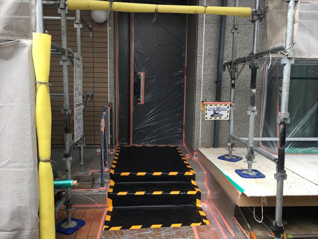 養生作業しました/水戸市大塚町の外壁と屋根塗装工事になります