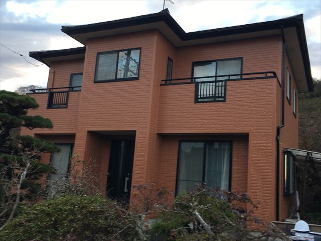 水戸市の戸建て住宅、外壁・屋根塗装現場の仮設足場解体完了になります。