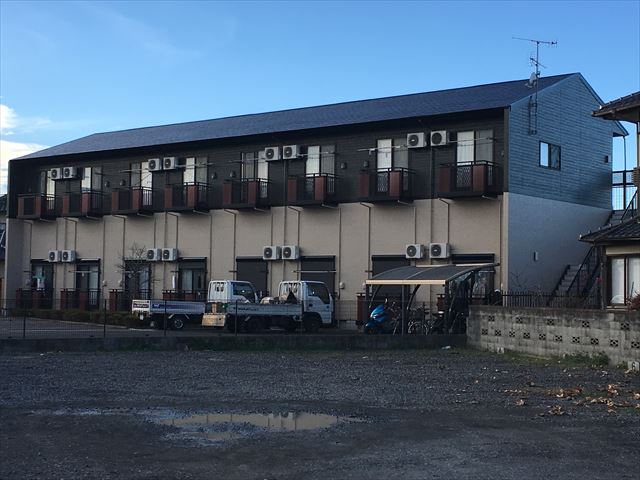 水戸市のアパート、２階通路のシーリング作業完了で、全ての工事完了です。
